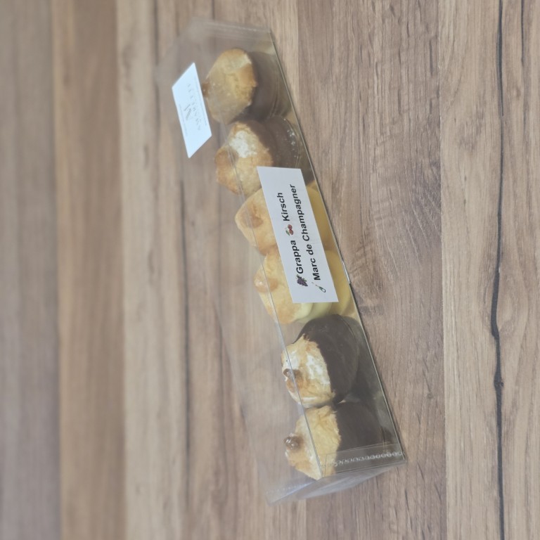 Amaretti gefüllt, gemischt mit Grappa, Kirsch, Marc de Champagner6 St.